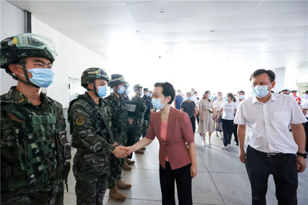 胡雪梅調(diào)研國慶期間不停工重點(diǎn)項(xiàng)目、商貿(mào)旅游消費(fèi)工作