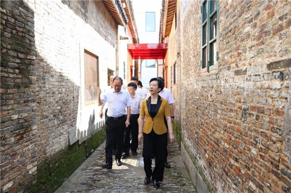 胡雪梅：珍惜寶貴資源資產(chǎn) 政企同心同向發(fā)力 共促全市經(jīng)濟(jì)高質(zhì)量發(fā)展